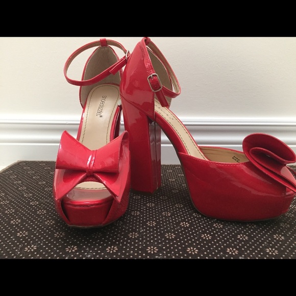 Red heels with bow, classic, 8US - Picture 4 of 7